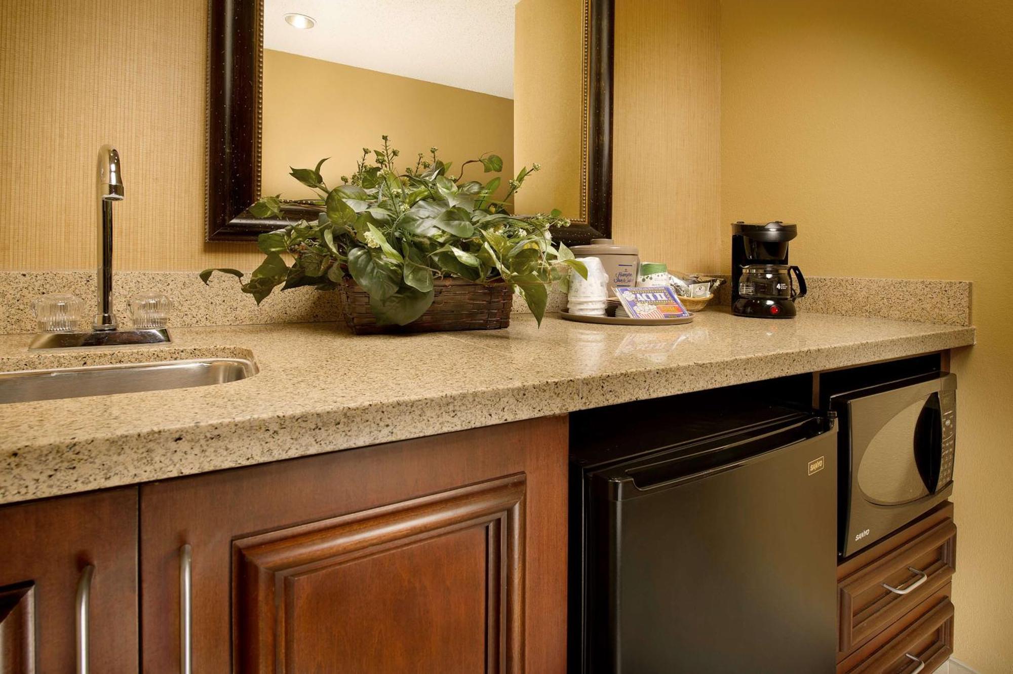 Hampton Inn And Suites San Antonio Airport Eksteriør billede
