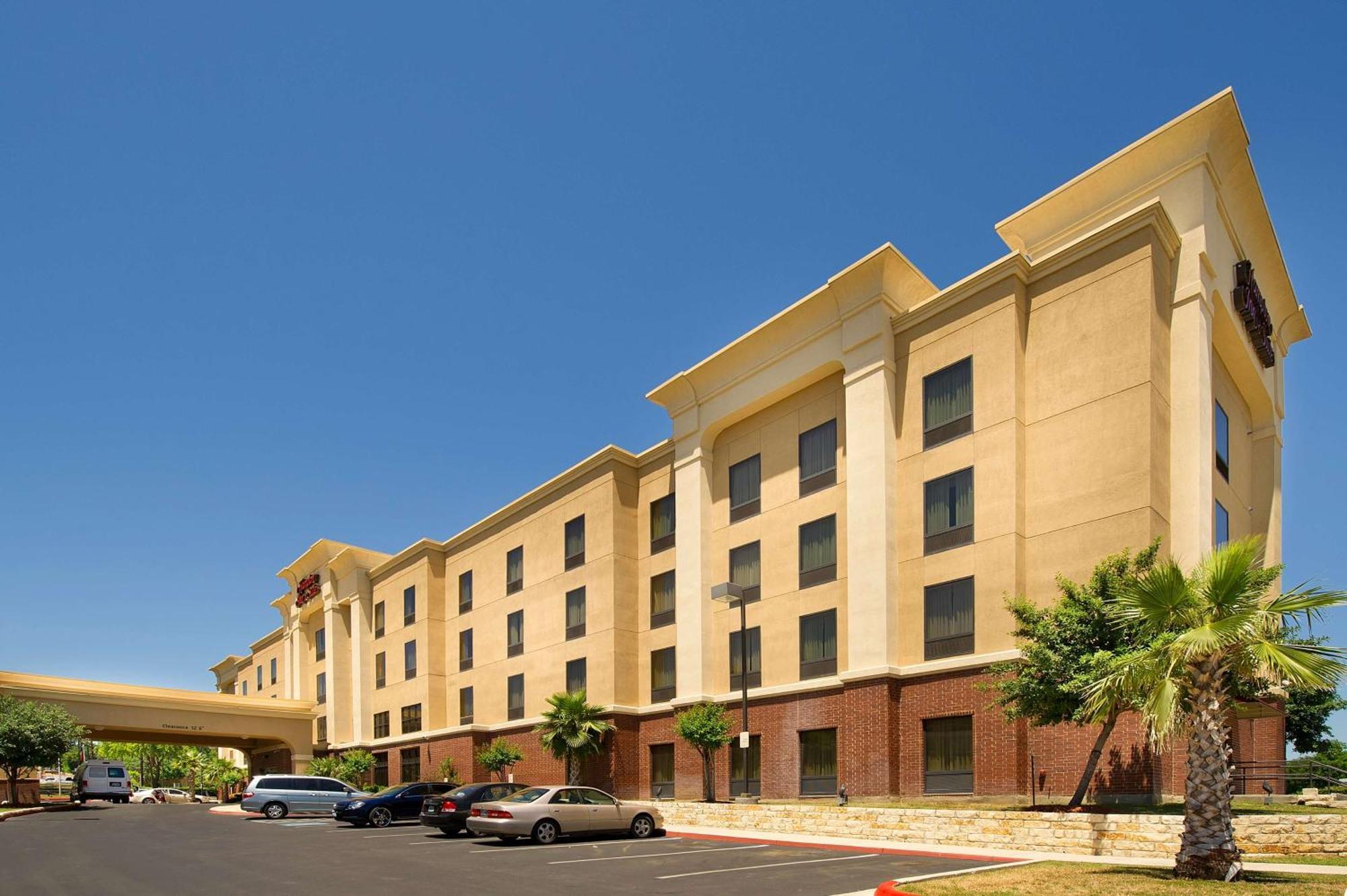 Hampton Inn And Suites San Antonio Airport Eksteriør billede