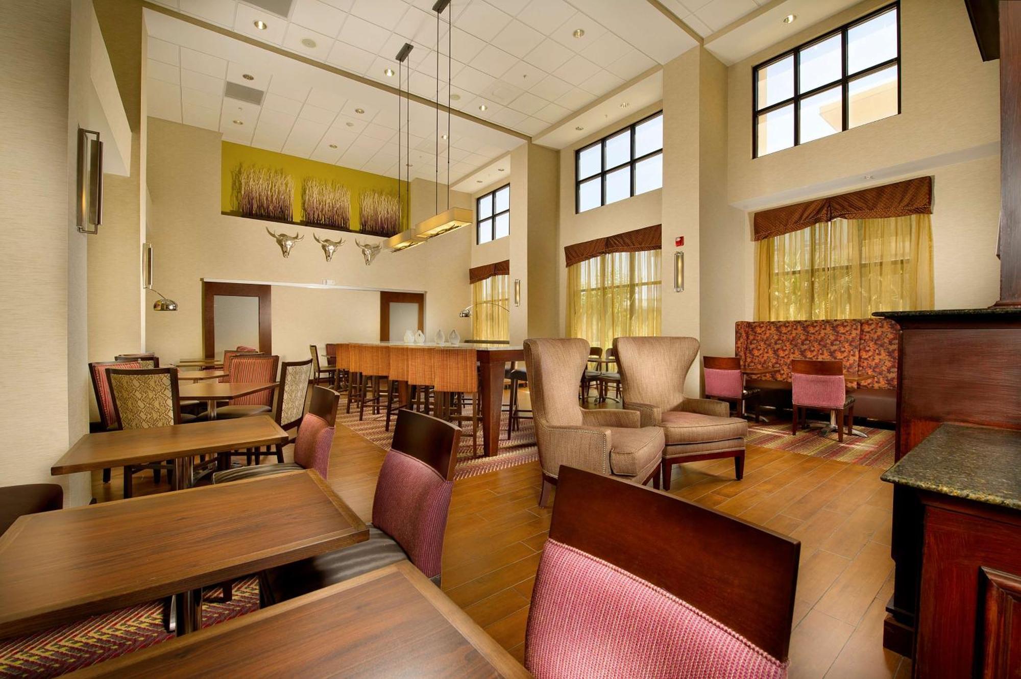 Hampton Inn And Suites San Antonio Airport Eksteriør billede