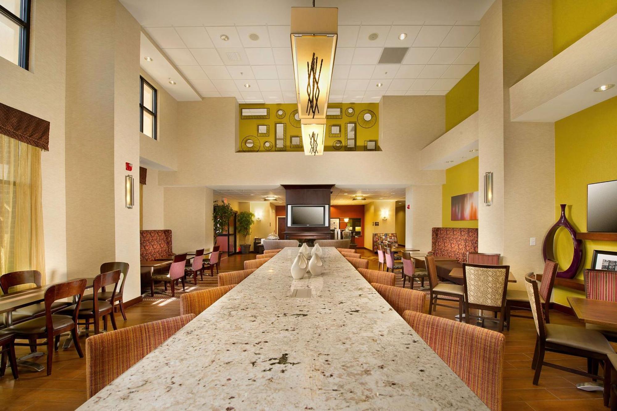 Hampton Inn And Suites San Antonio Airport Eksteriør billede