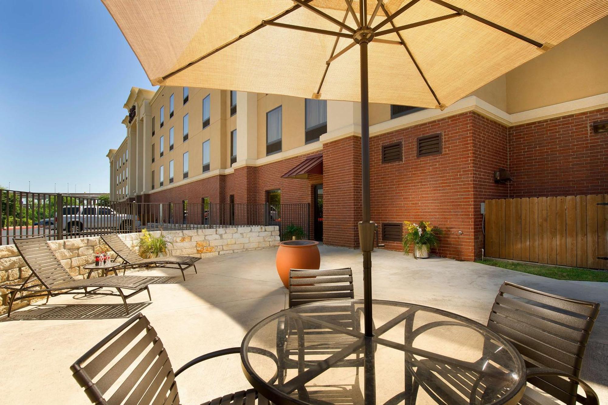 Hampton Inn And Suites San Antonio Airport Eksteriør billede