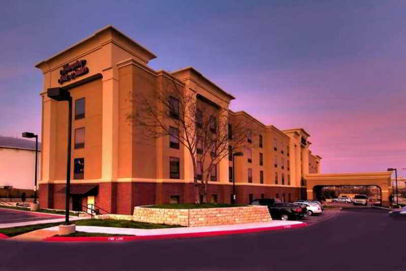 Hampton Inn And Suites San Antonio Airport Eksteriør billede